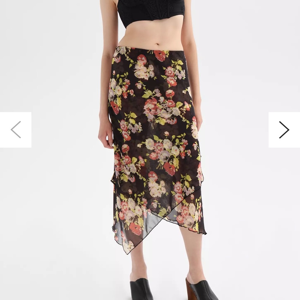 Urban outfitter midi skirt - size medium nwt